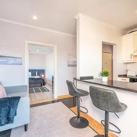 Guestready - Small Single Private Rooftop & Spa Apartment *